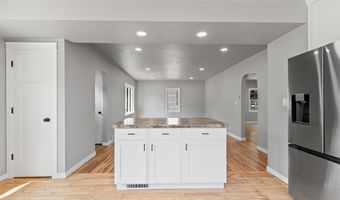 822 W FRANCES St, Appleton, WI 54914