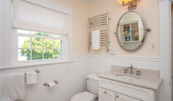 198 Gibbs Ave, Newport, RI 02840