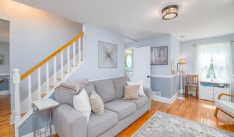 795 Riverside Dr, Augusta, ME 04330