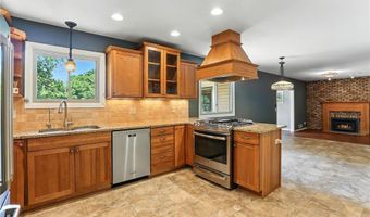 5820 139th St W, Apple Valley, MN 55124