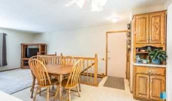 116 W Chicory Dr, Brandon, SD 57005