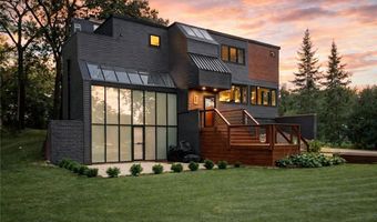 401 River Ln, Anoka, MN 55303