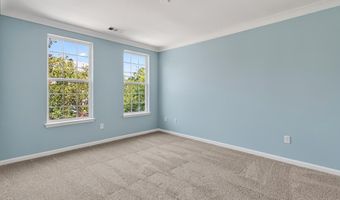 4950 BRENMAN PARK Dr 308, Alexandria, VA 22304
