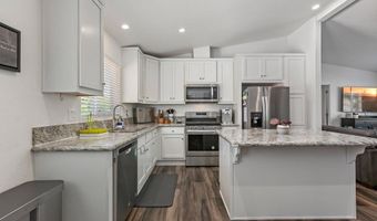 2605 Kauana Loa Dr, Escondido, CA 92029