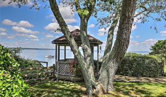 129 Seaside Dr, Jamestown, RI 02835