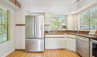 10824 ANTIGUA Ter #201, Rockville, MD 20852