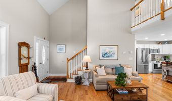39 Pineview Dr, Candia, NH 03034