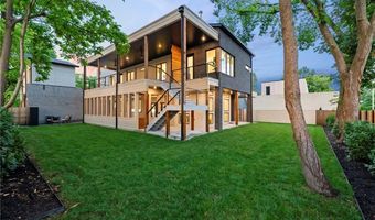 609 SW 4th St, Bentonville, AR 72712