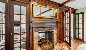 81 Mathewson Rd, Barrington, RI 02806