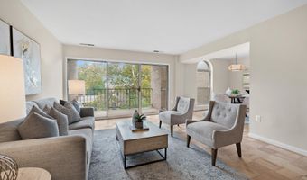 3 CANTERBURY Sq 402, Alexandria, VA 22304