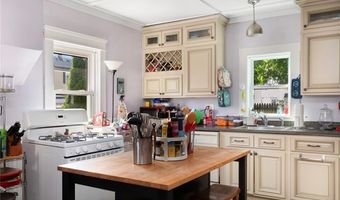 88 Lincoln Ave, East Providence, RI 02915