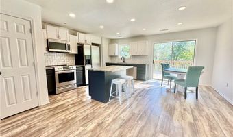 507 Braithwaite St B, Bentonville, AR 72712