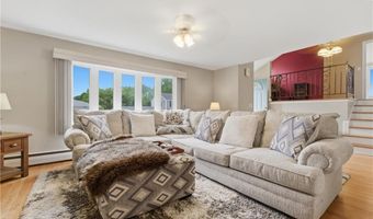 35 Superior View Blvd, North Providence, RI 02911