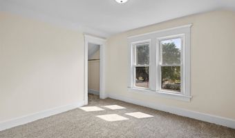 126 YALE St, Green Bay, WI 54303