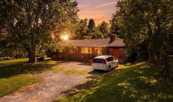 613 Robbinsville Rd, Andrews, NC 28901