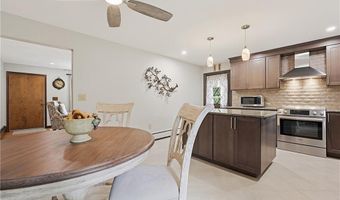 3 King St, Bristol, RI 02809