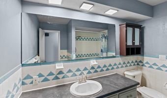 1304 S Adams Ave, Aurora, MO 65605