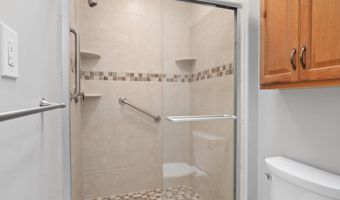 8504 CANTERBURY Dr, Annandale, VA 22003