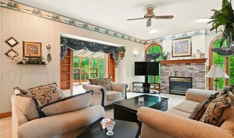 2526 Ashbrook Dr, Ashtabula, OH 44004