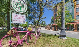 2101 N MONROE St #403, Arlington, VA 22207