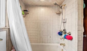 6716 Rosedale Blvd, Allen Park, MI 48101