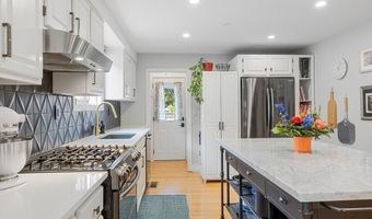 94 Rawson Rd 94, Arlington, MA 02474