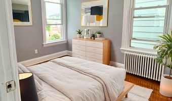 93 W 52ND St, Bayonne, NJ 07002