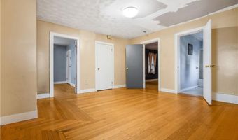 43 Mary Ave, East Providence, RI 02914