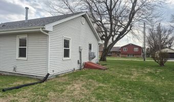 101 W Givens St, Abingdon, IL 61410