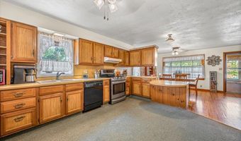 1003 Perkins St, Belle Fourche, SD 57717