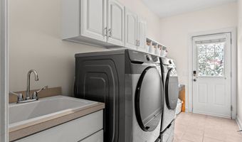 635 Prestige Woods Blvd, Aurora, OH 44202