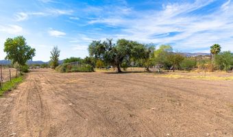 33795 S PARK Ln, Black Canyon City, AZ 85324