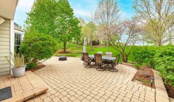 3025 Woods Creek Ln, Algonquin, IL 60102