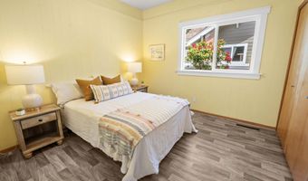 1814 4th St, Astoria, OR 97103