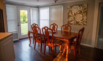 66 Weaver St, Baxley, GA 31513