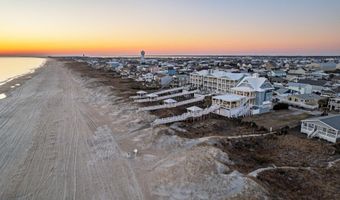 302 Glenn St, Atlantic Beach, NC 28512