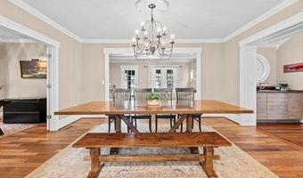132 S GARFIELD St, Arlington, VA 22204