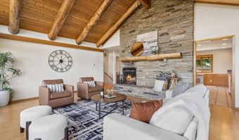 22016 AIRPORT Rd NE, Aurora, OR 97002