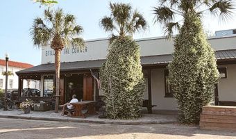165 10th St, Apalachicola, FL 32320