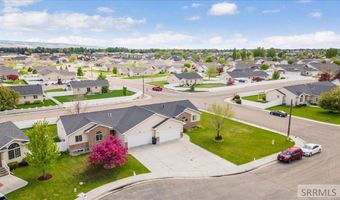 967 Clara Ct, Ammon, ID 83406