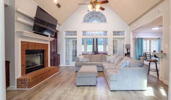 605 Plantation Dr, Adel, GA 31620