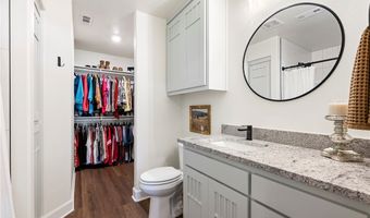 6 Bonhill Ln, Bella Vista, AR 72715
