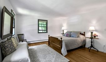 3 Deerfield Dr, Clinton, CT 06413