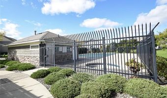 6869 Folkestone Rd 614, Apple Valley, MN 55124