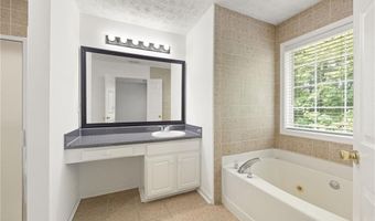 1093 Athena Ct, Acworth, GA 30101