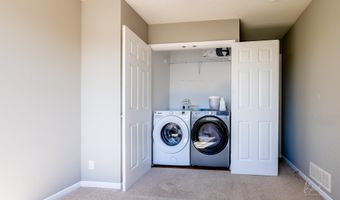 2321 Sundown Dr, Ames, IA 50014