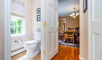 65 Walnut Dr, East Greenwich, RI 02818