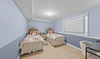 20 Dale Rd, Airmont, NY 10952