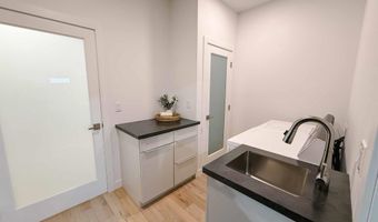 1002 Abby Rd, Alton, IA 51003