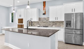 6909 OLD BENTON Dr, Apollo Beach, FL 33572